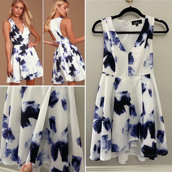 Lulus Seeing Chic Blue and Ivory Floral Print Skater Dress‎ Size Small - Picture 1 of 13